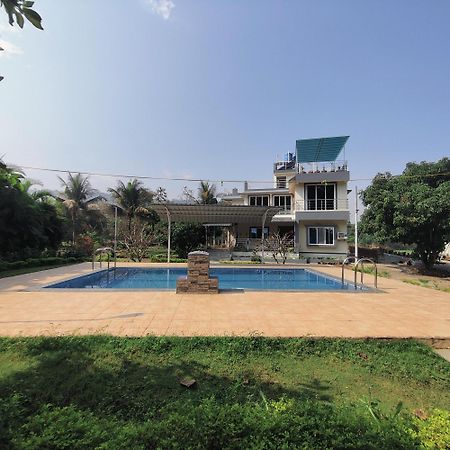 Kasturi Villa Mandve Luaran gambar