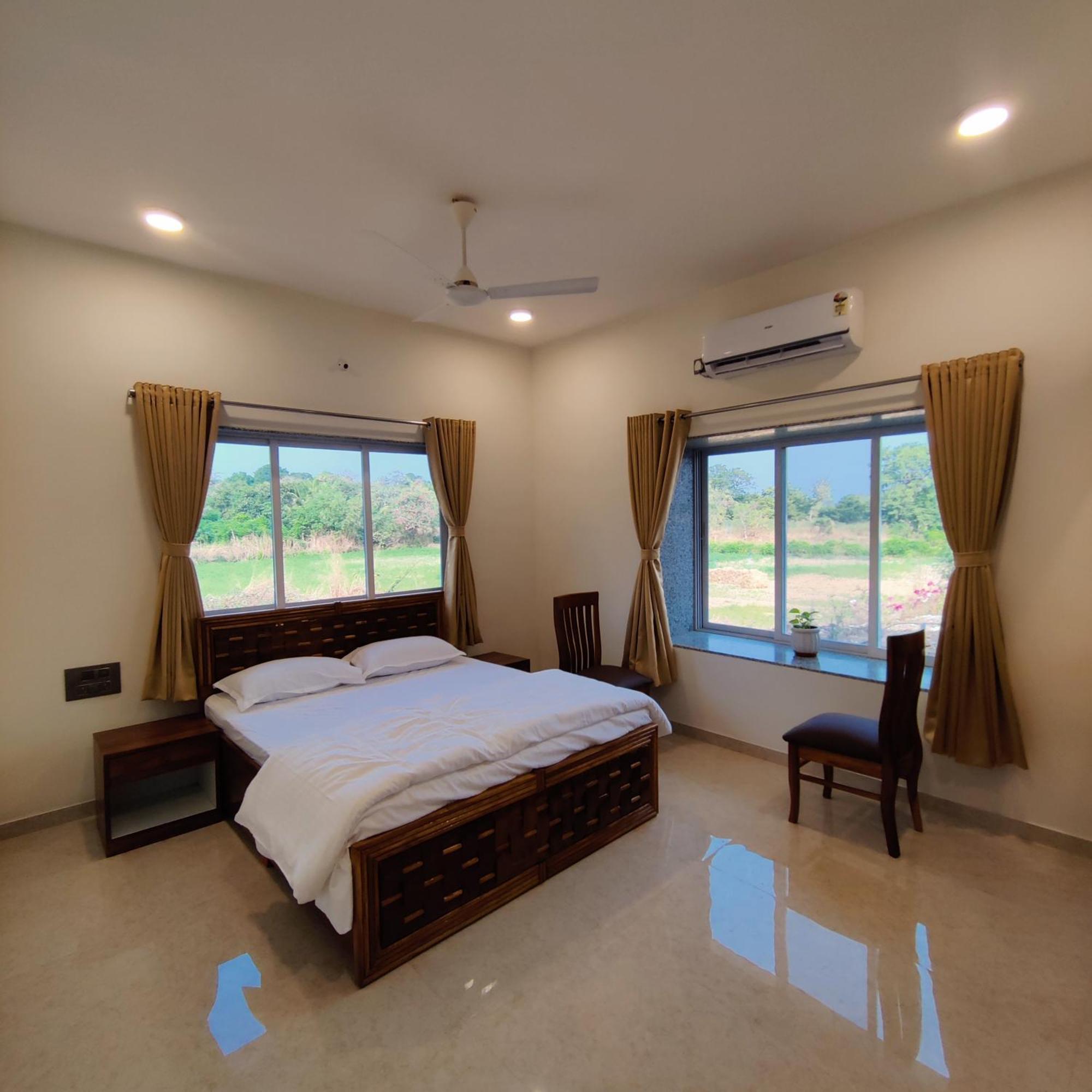 Kasturi Villa Mandve Luaran gambar